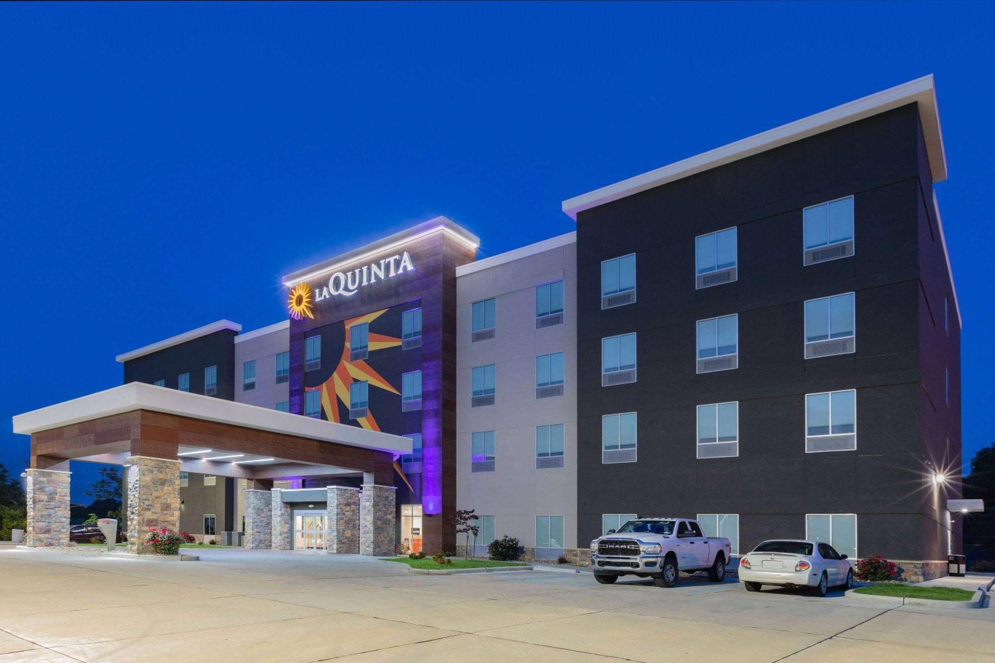 La Quinta Inn & Suites By Wyndham Jackson-Cape Girardeau מראה חיצוני תמונה