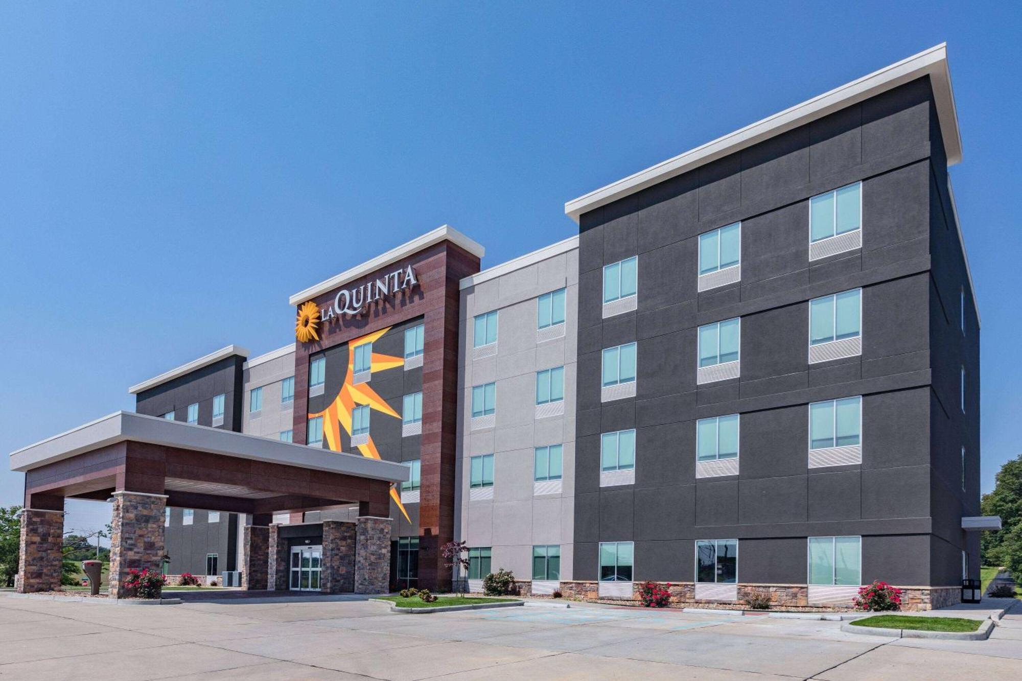 La Quinta Inn & Suites By Wyndham Jackson-Cape Girardeau מראה חיצוני תמונה