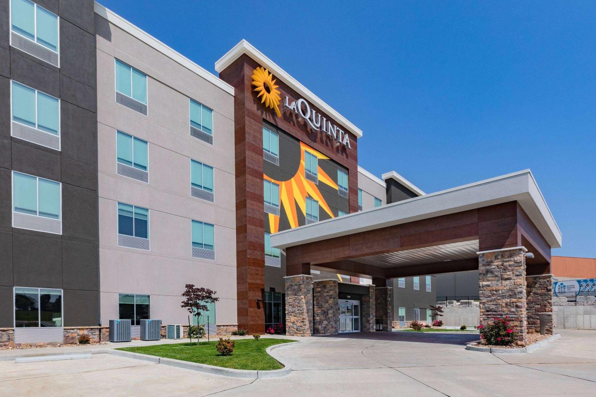 La Quinta Inn & Suites By Wyndham Jackson-Cape Girardeau מראה חיצוני תמונה